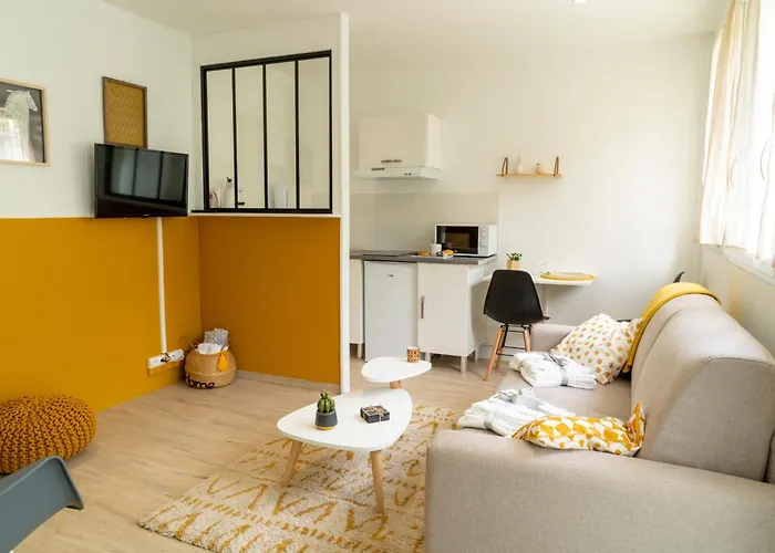 Stockholm- Cosy Et Patio, Proche Centre * Charleville-Mézières